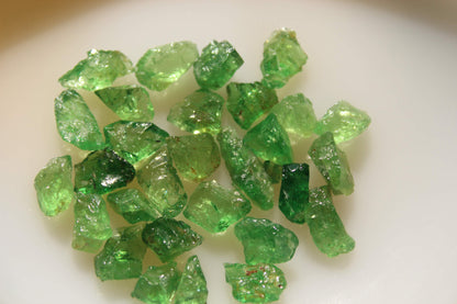 Natural Rich Green Tsavorite Rough for cutting