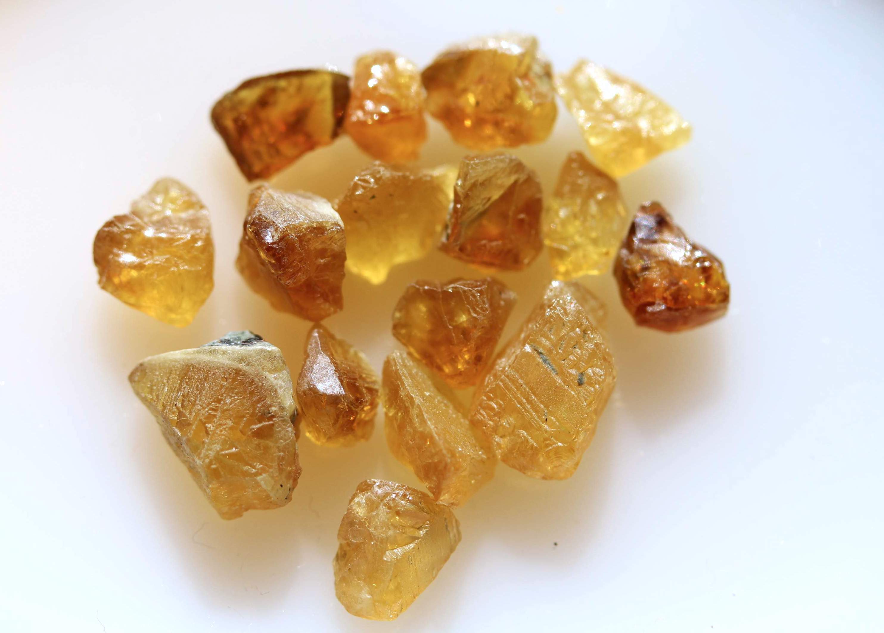 35 carats Rare Rough Sphene | Facet Grade Rough Titanite
