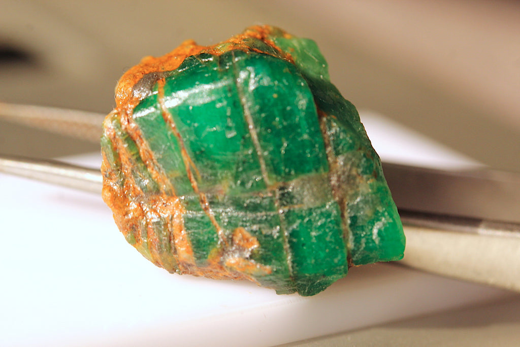 43.4 carats Natural Miniature Vivid Green Emerald Specimen from Swat, Pakistan