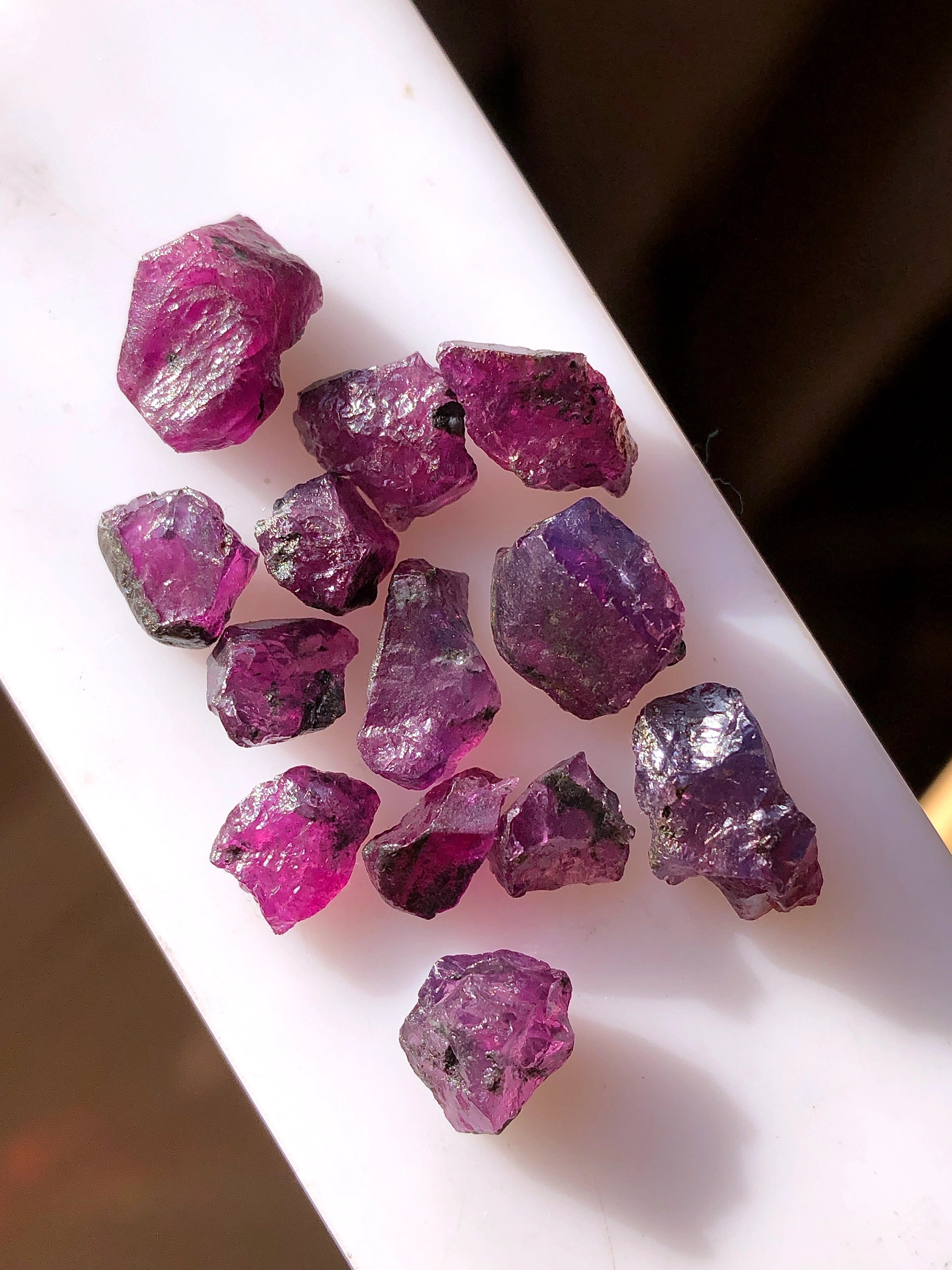 39 carats Pinkish Purple Kashmir Sapphires Rough for Faceting