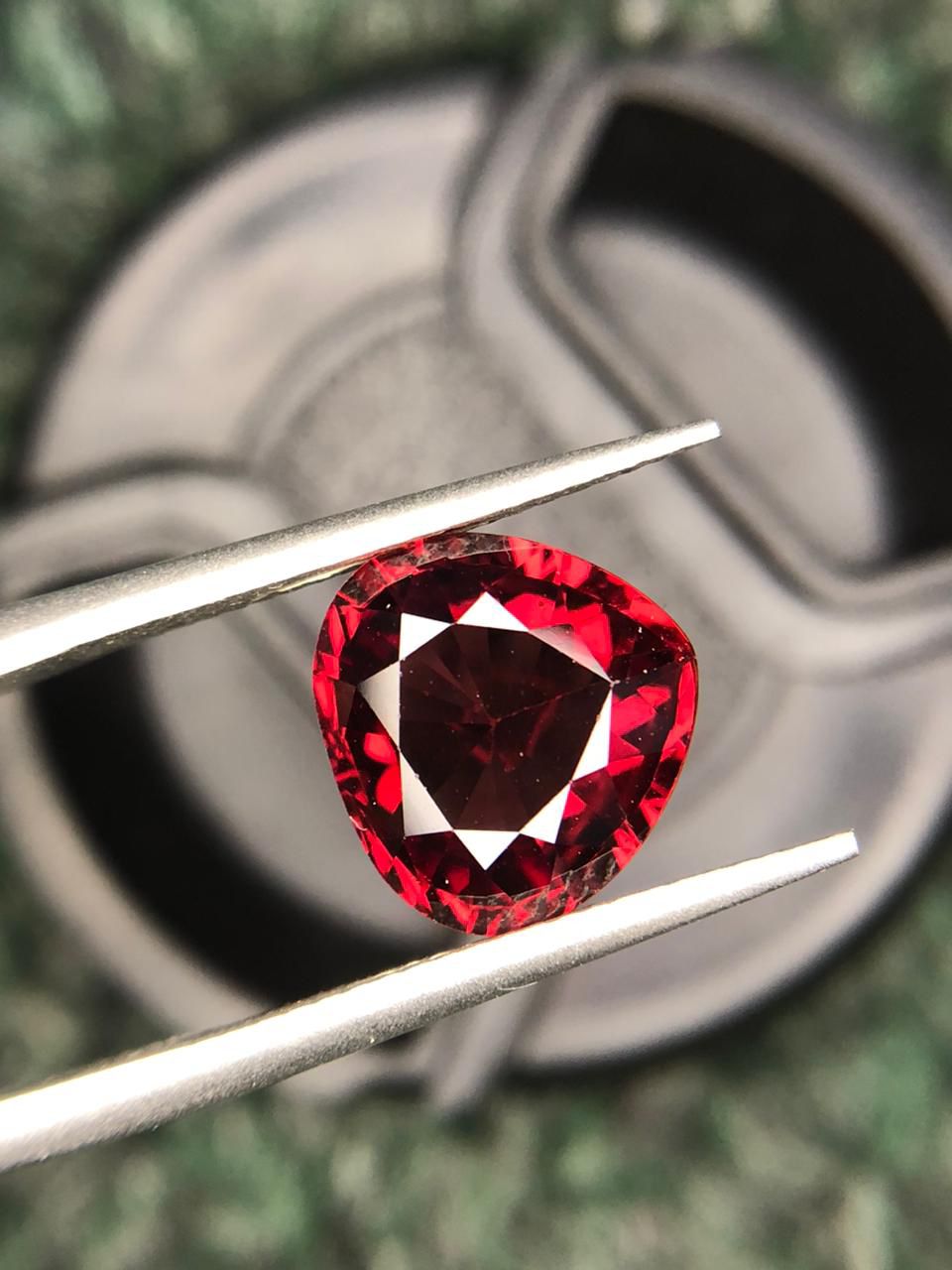 Purple garnet rhodolite gems