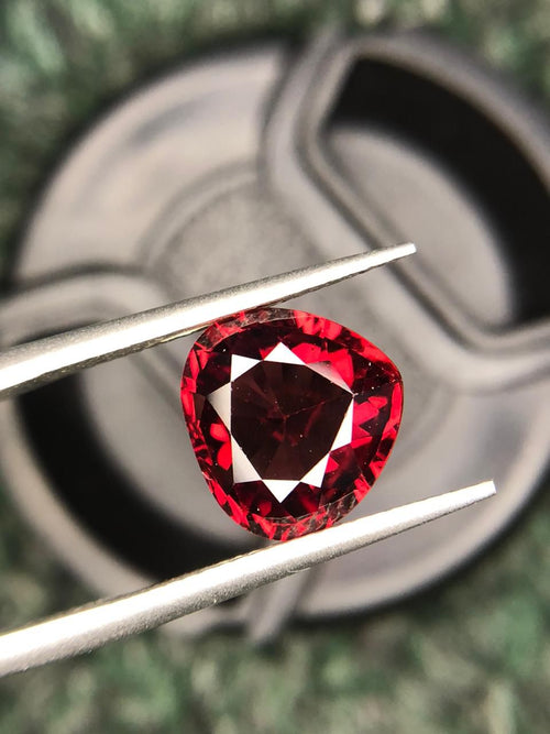 Purple garnet rhodolite gems