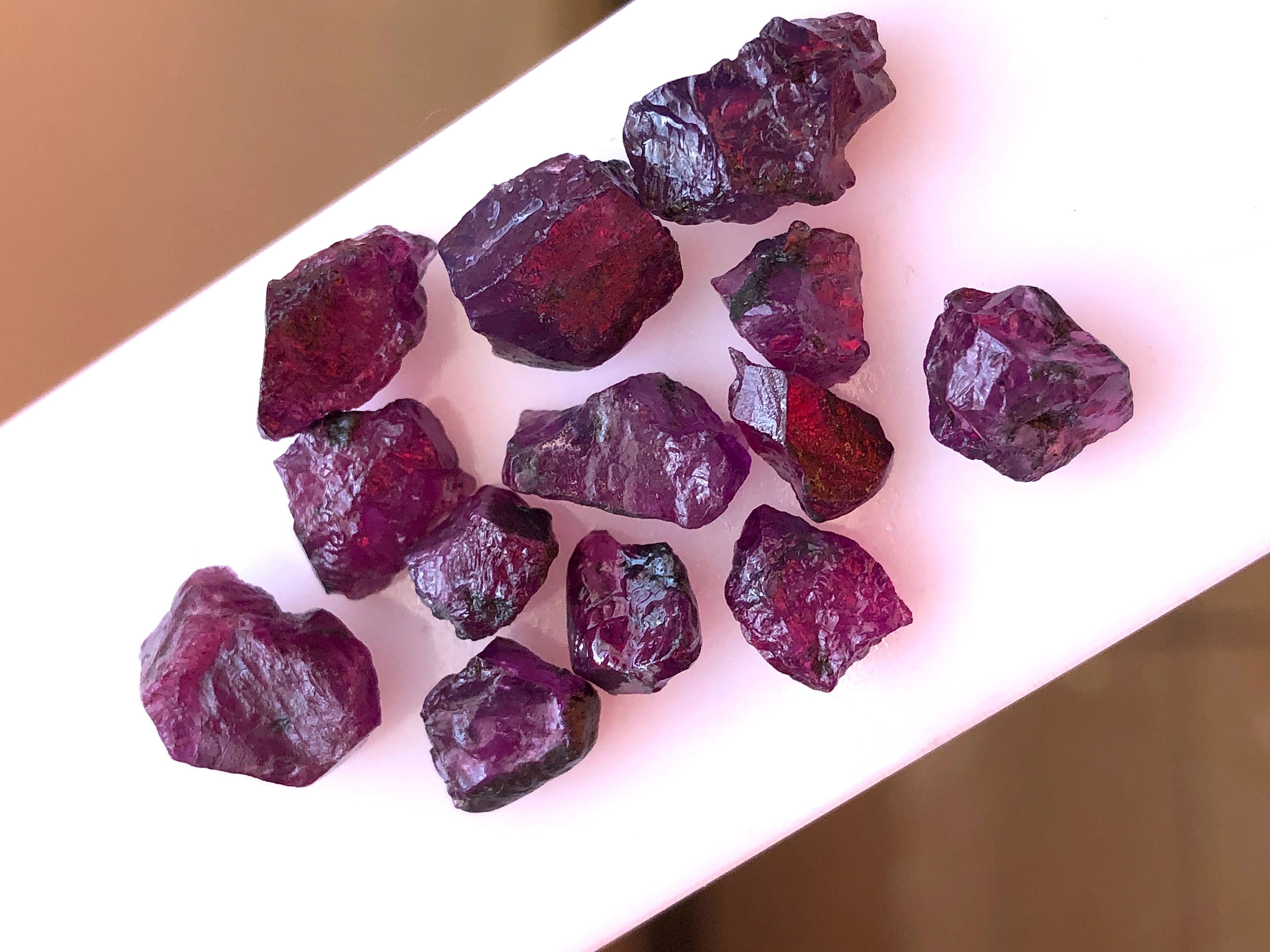 39 carats Pinkish Purple Kashmir Sapphires Rough for Faceting