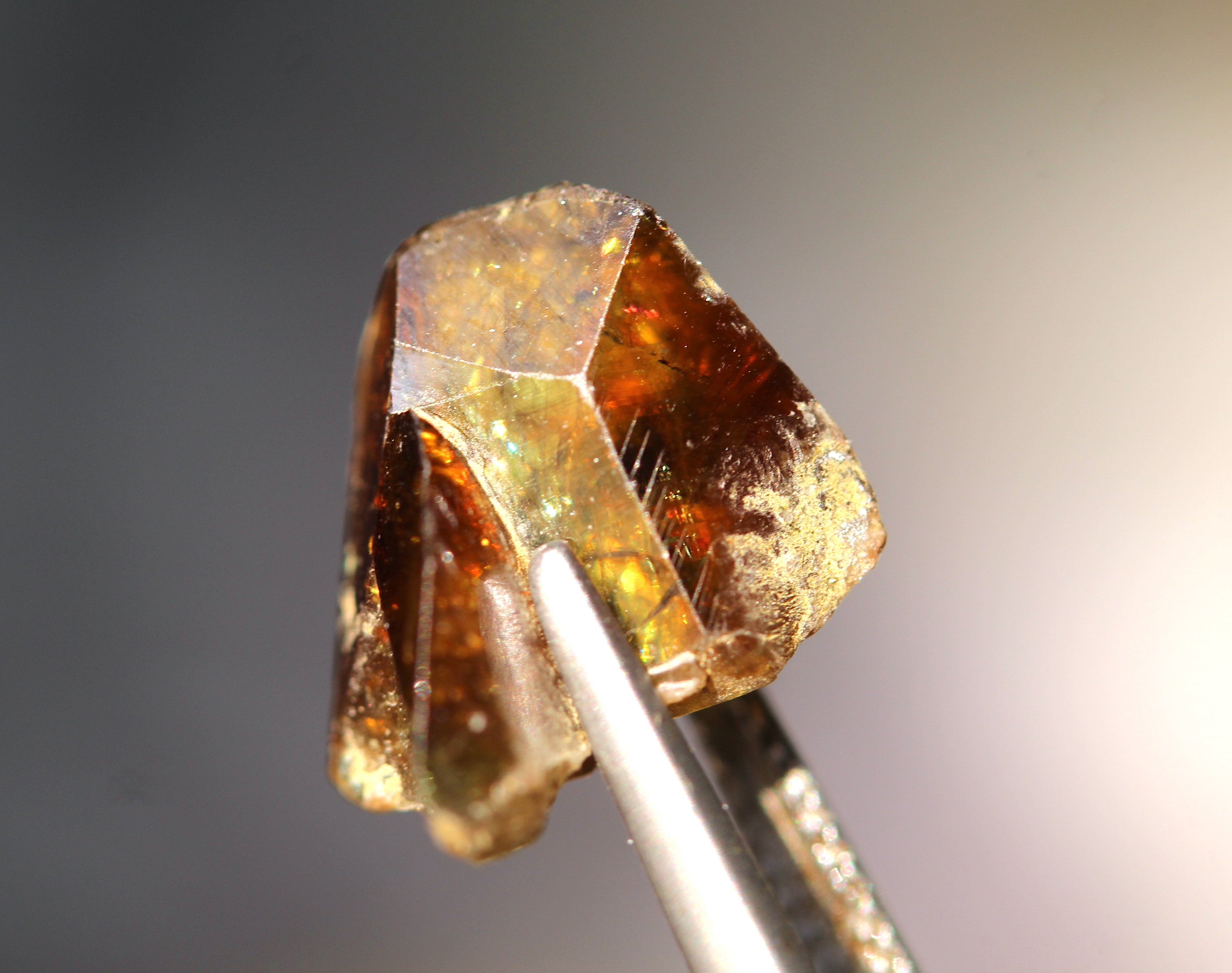 38 Carats Rare Glittering Sphene Crystals | Titanite