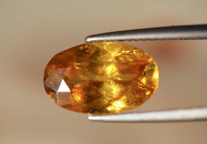 2.7 carats oval Yellow Loose Sphene Stone | Titanite