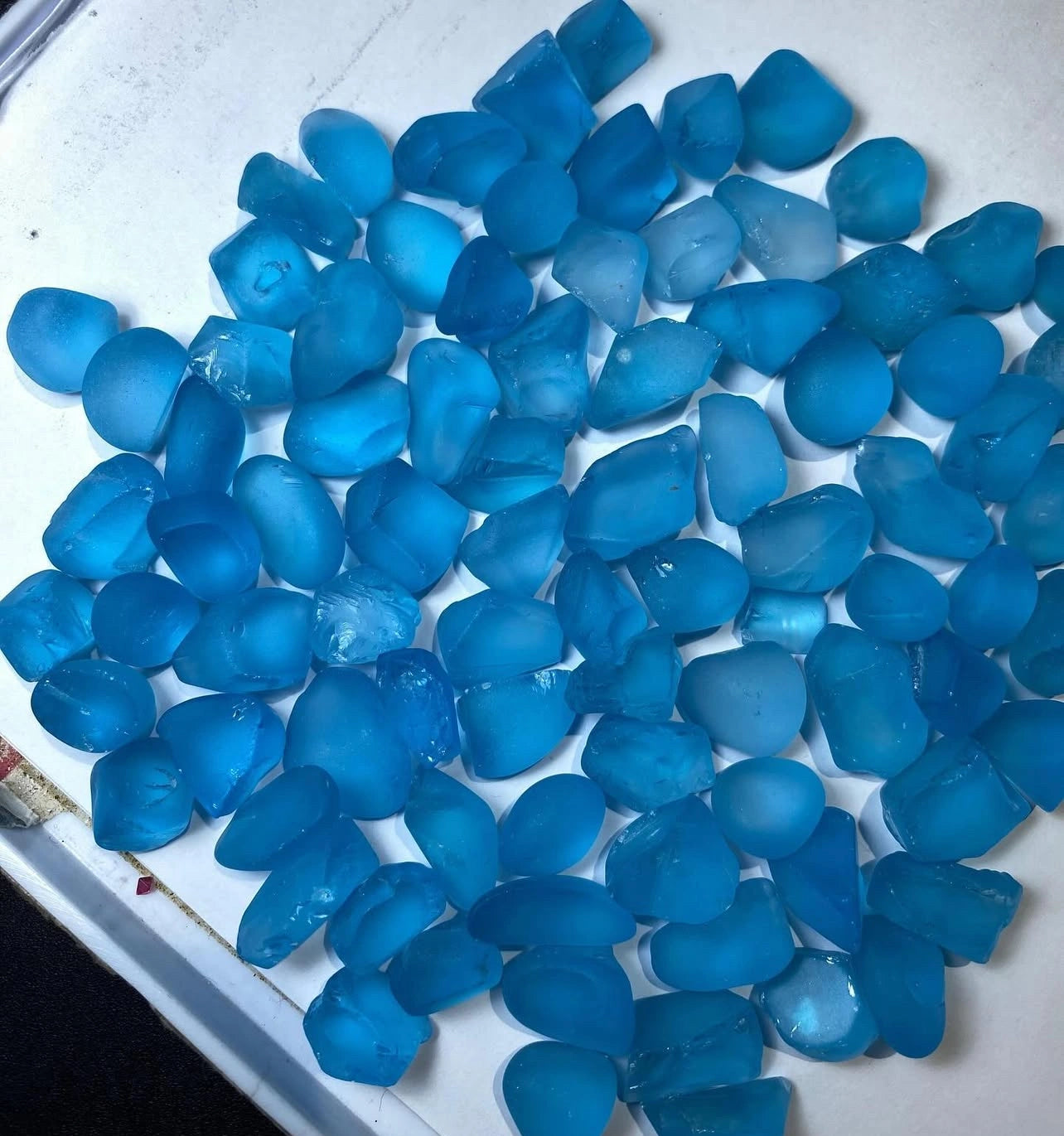 Deals of Blue Topaz for Faceting (100 grams - 200 grams )