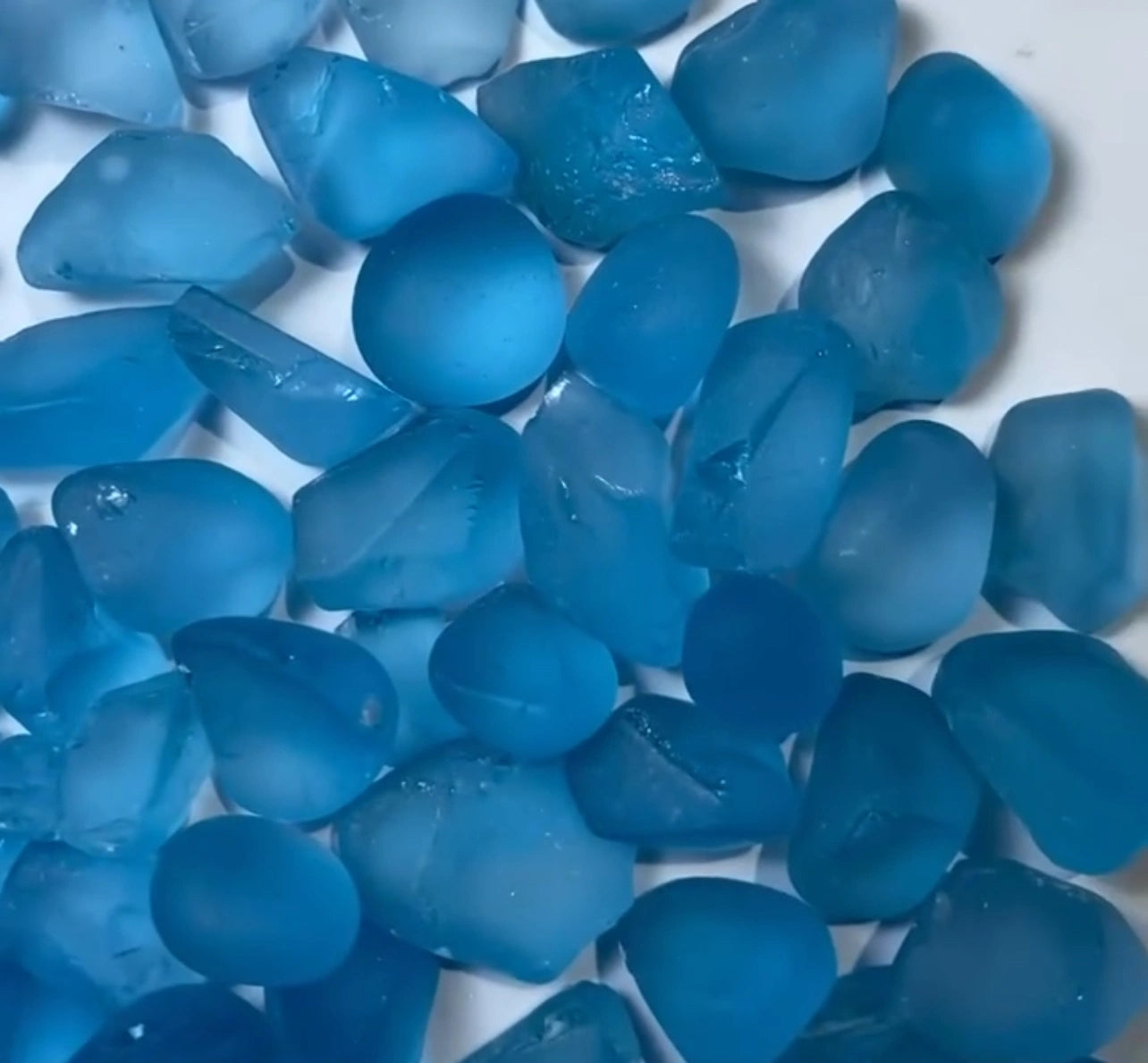 Deals of Blue Topaz for Faceting (100 grams - 200 grams )
