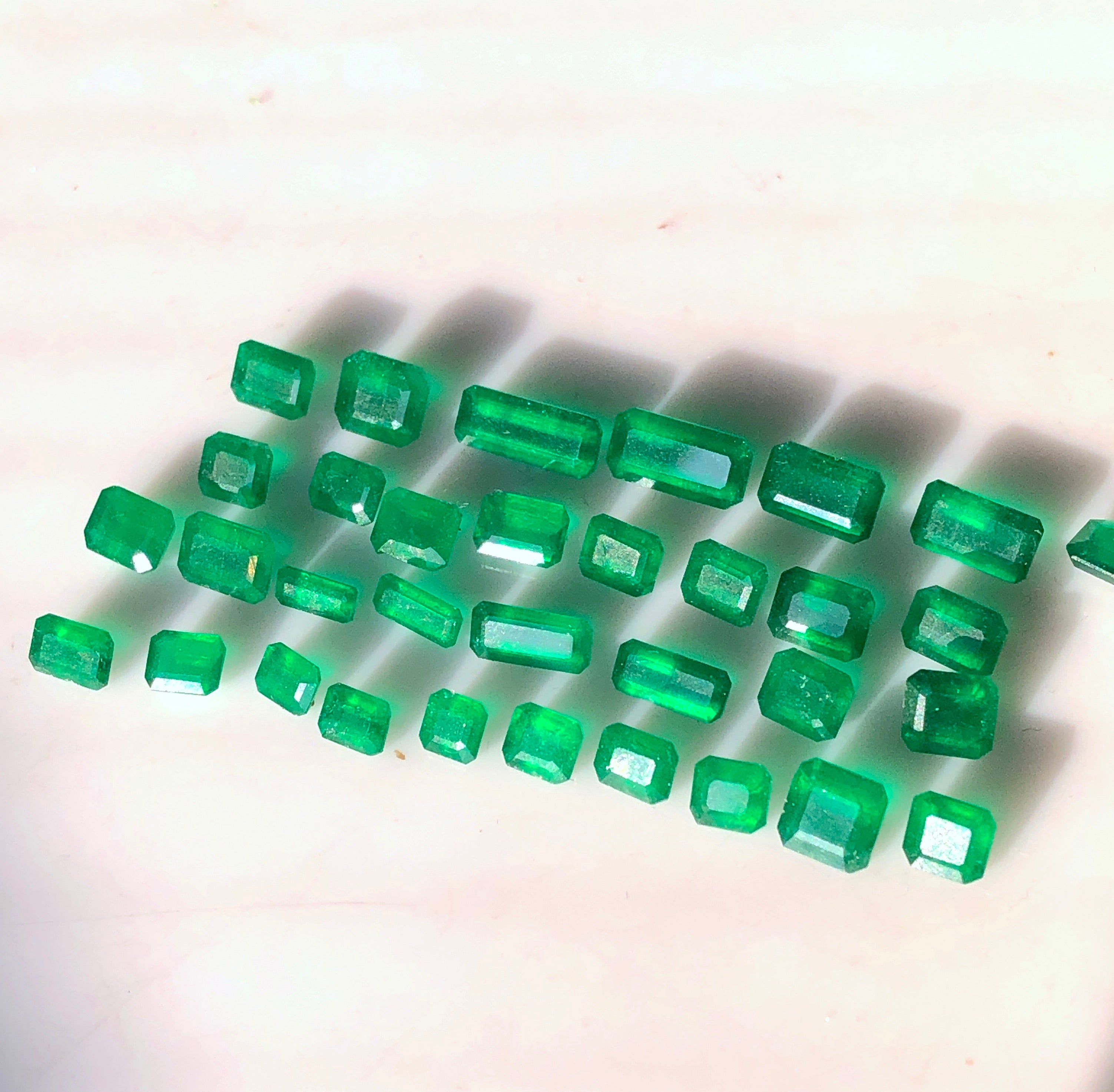 Vivid Green Loose Swat Emerald Deal