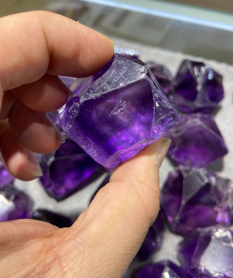 amethyst facet rough stones