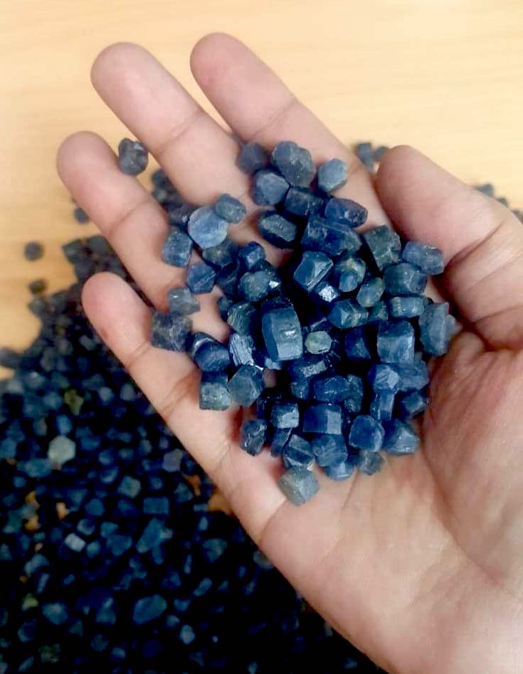 Kilo Gram Rough Sapphire Crystals – Folkmarketgems
