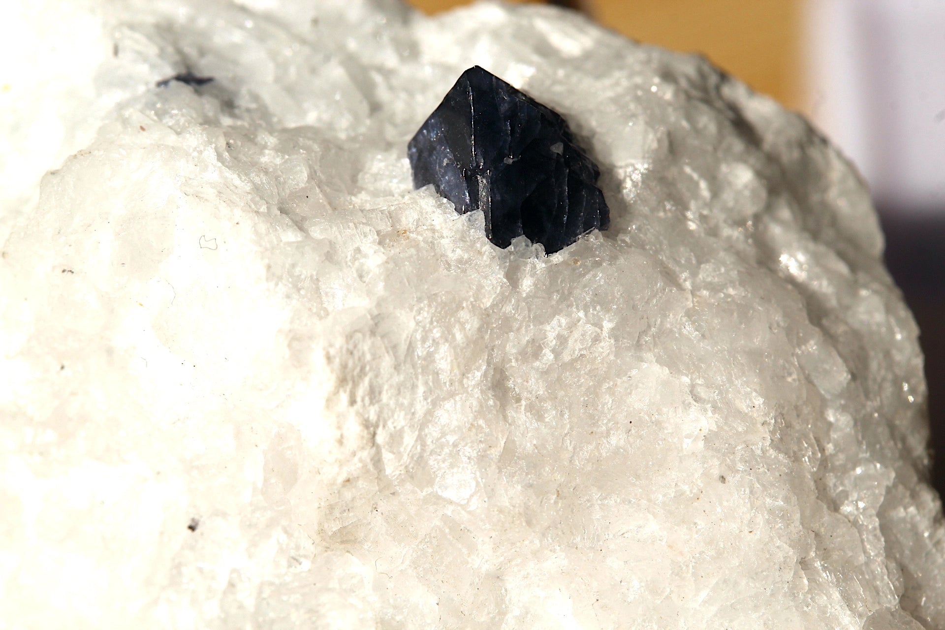 60 Grams Spinel Specimen from Hunza