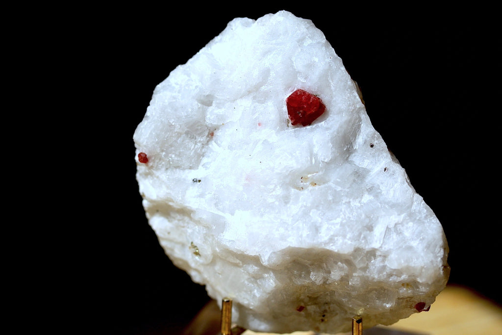 Spinel mineral specimen with fine detail