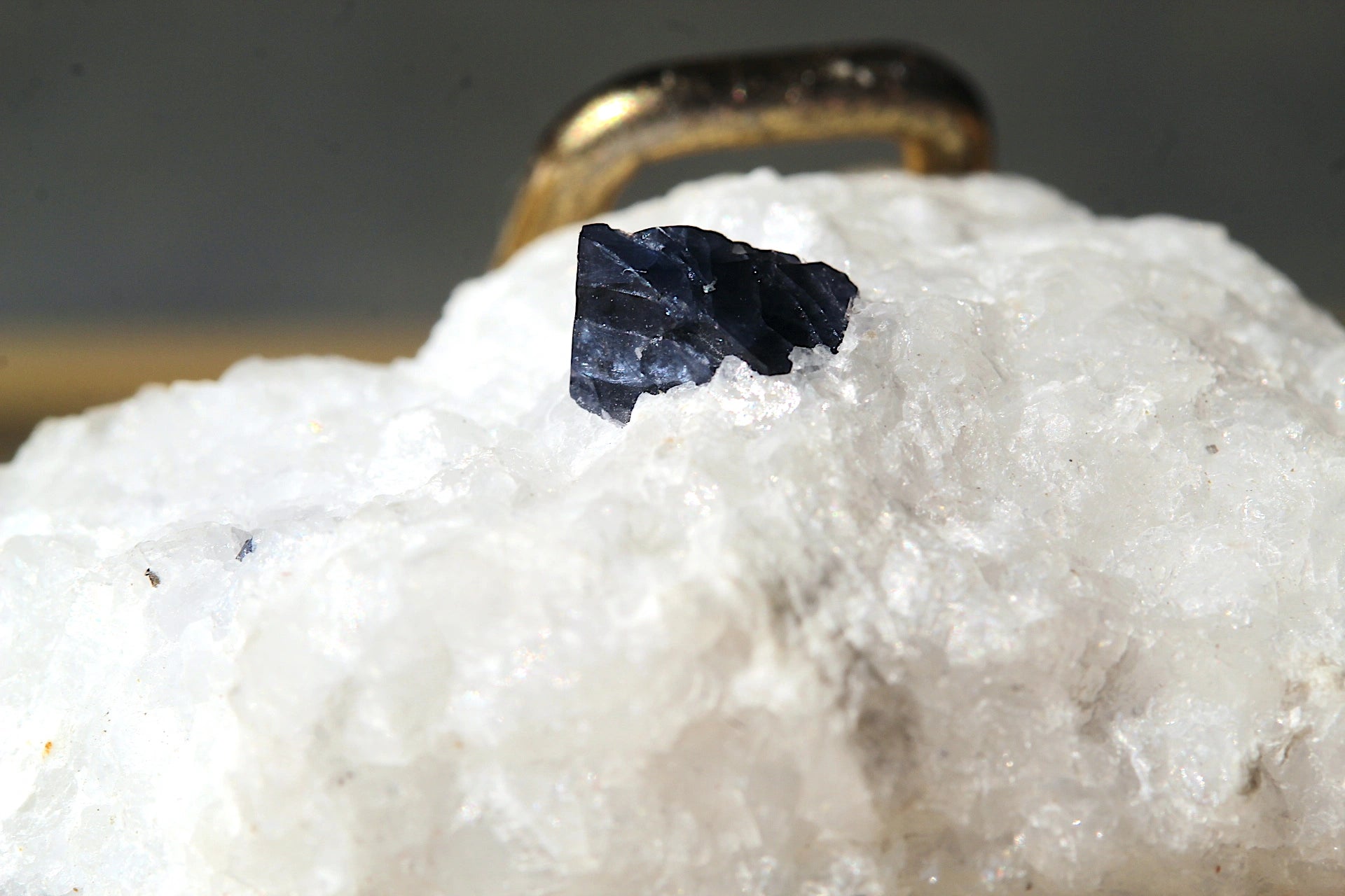 60 Grams Spinel Specimen from Hunza