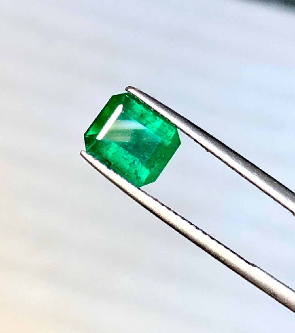 Emerald gemstone for emerald engagement rings
