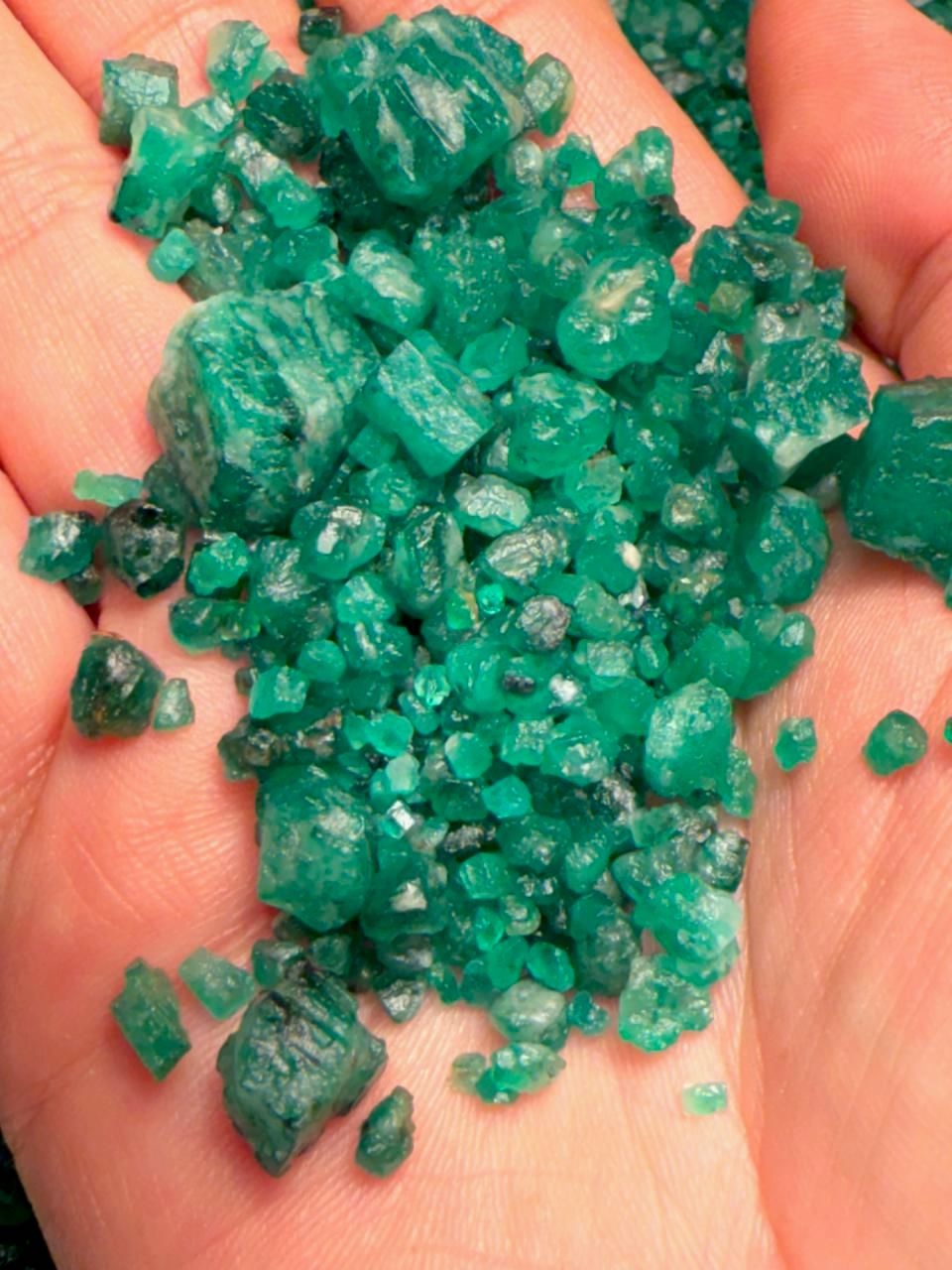 500 Grams Natural Swat Cabbing Rough Emeralds Wholesale