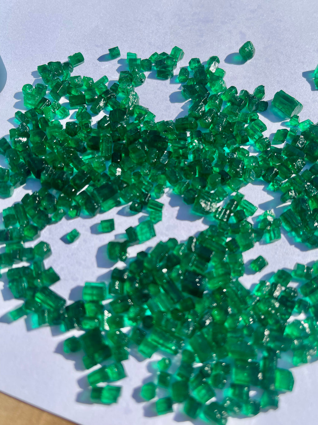 AAA Grade Top Quality Vivid Green Swat Emerald Facet Rough Stones Wholesale