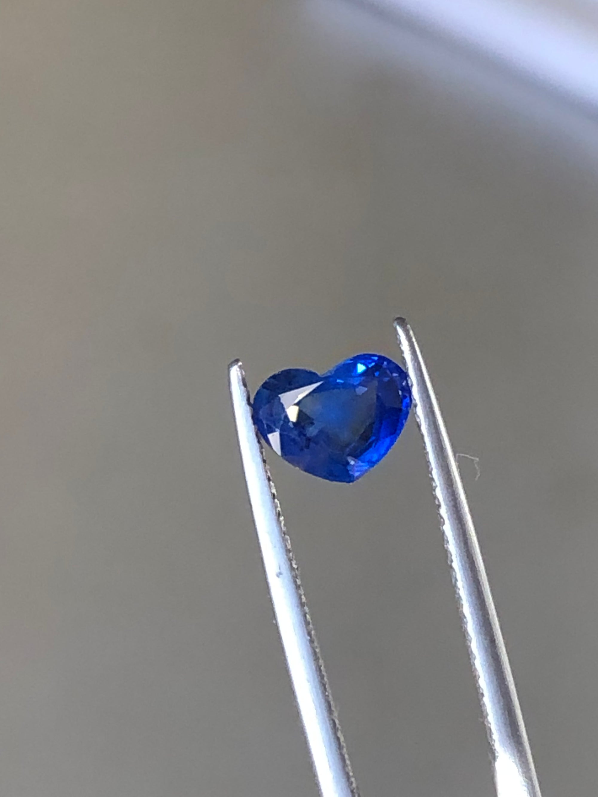 0.87 carats Heart Shape Royal Blue Sapphire