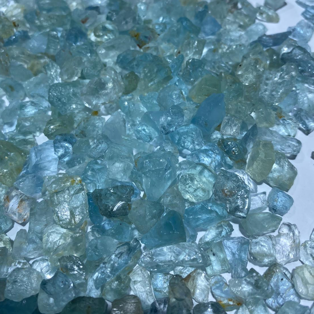 25 KG Natural Raw Aquamarine Crystals for Lapidary Artists