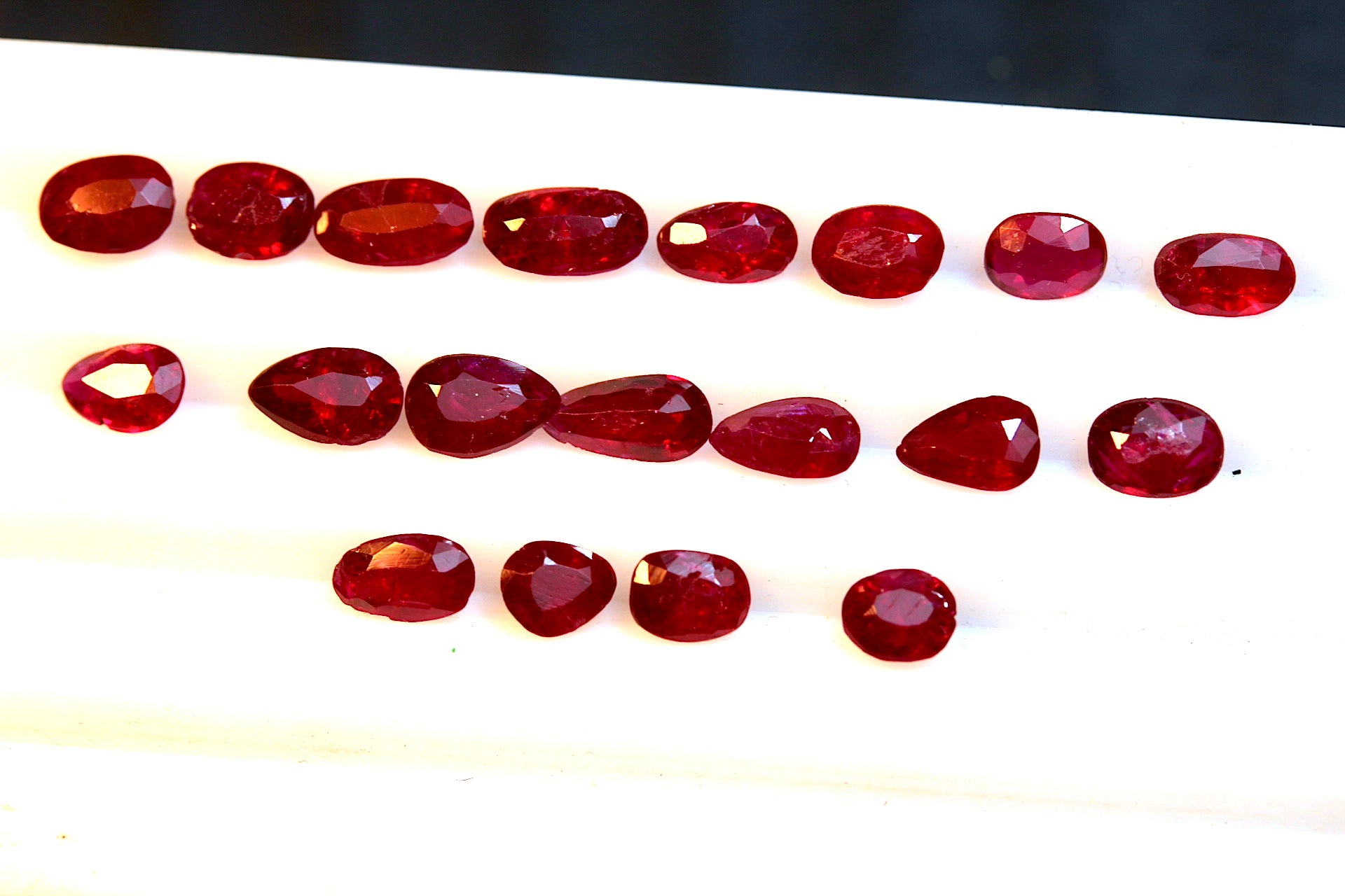 Red rubies from Mozambique for jewelry