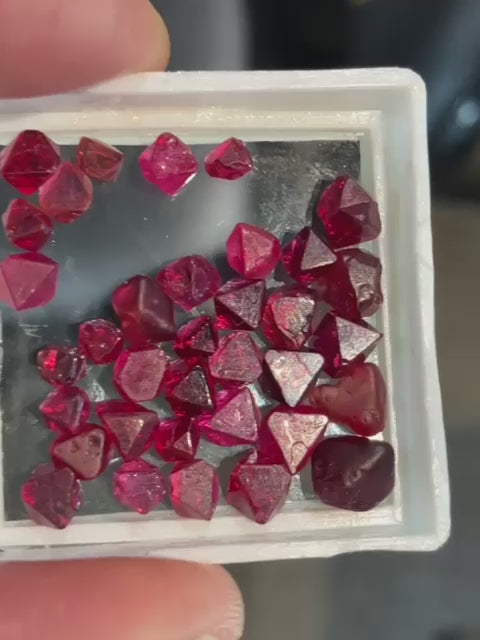 32 carats Natural Rough Burmese Spinels