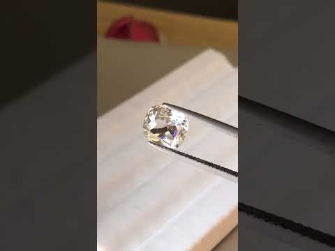 4.3 carats Cushion Cut Natural White Goshenite Loose Gemstone