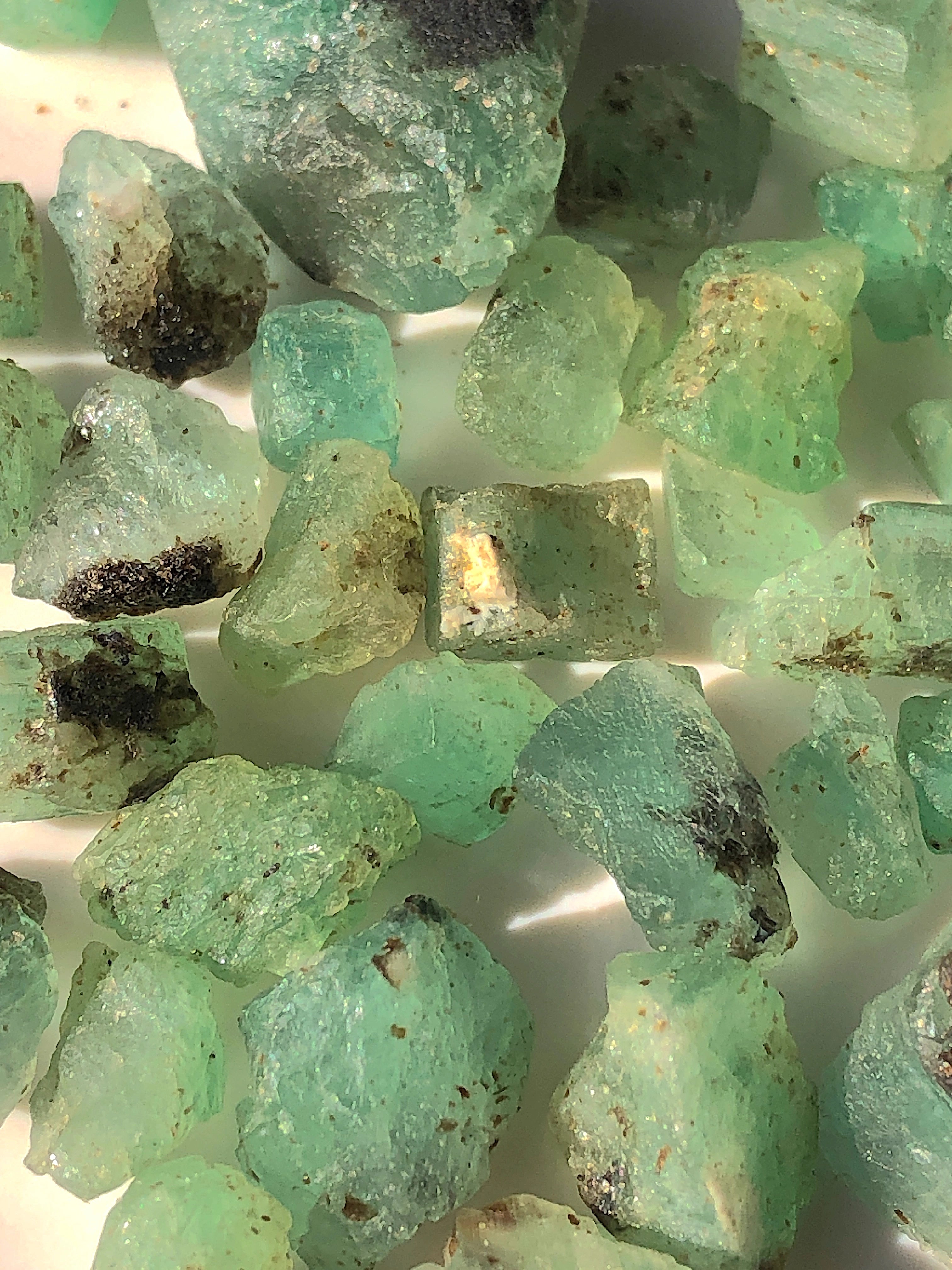 Uncut emerald crystals for lapidary