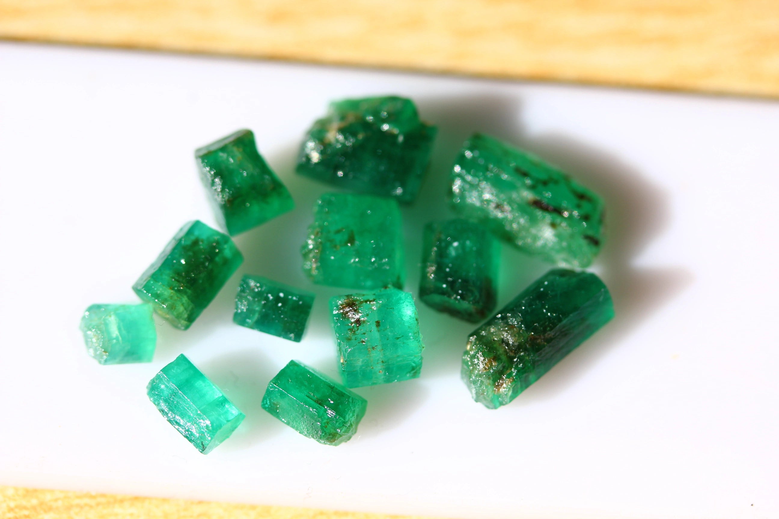 23.20 carats Rough Emerald Crystals from Swat – Folkmarketgems
