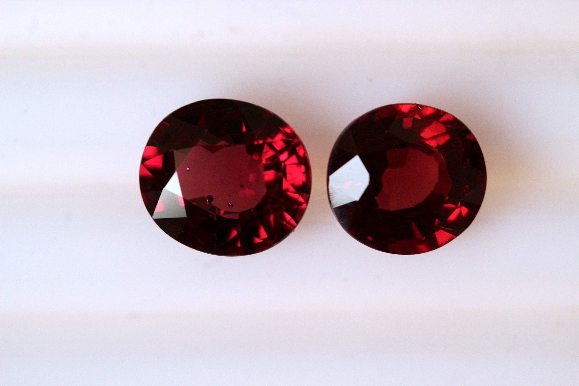 5.20 carats Oval Rhodolite Red Garnets Pairs -Purplish Red