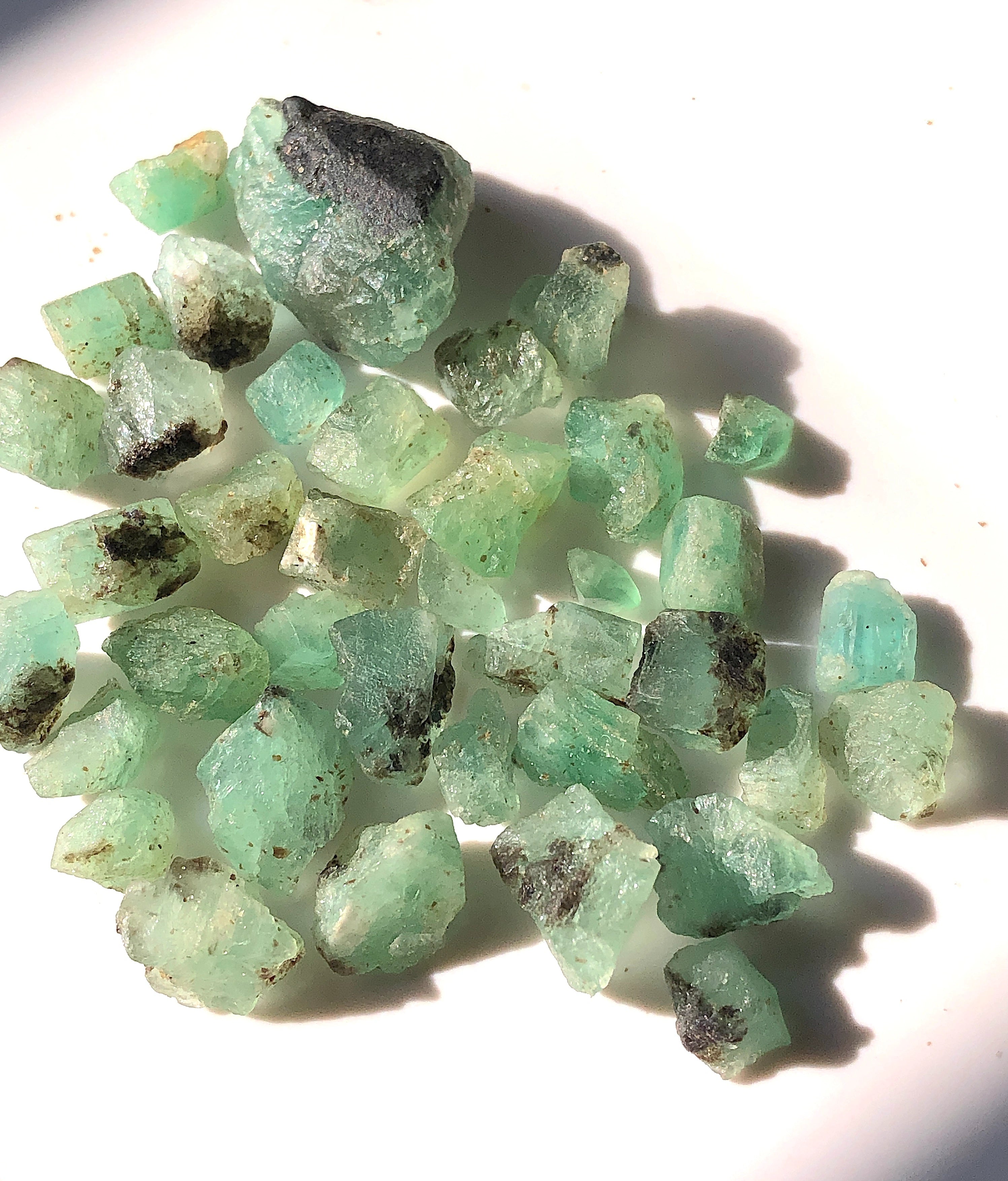 Facet grade rough emerald stones