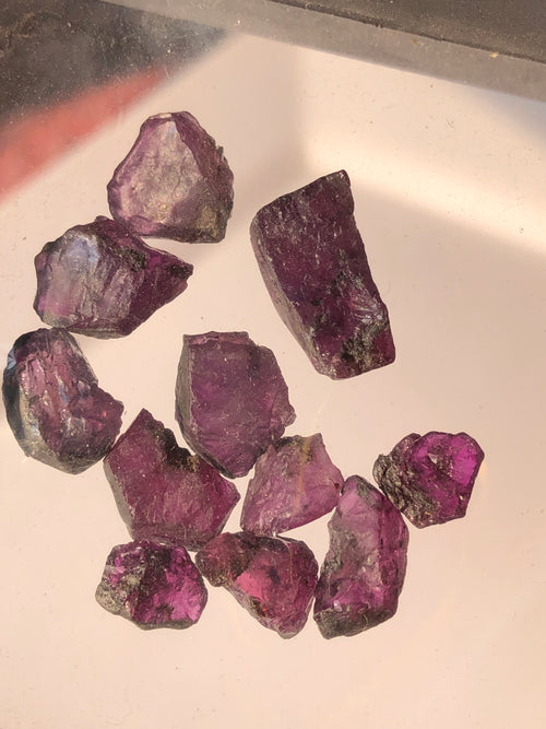 raw sapphire crystals uncut