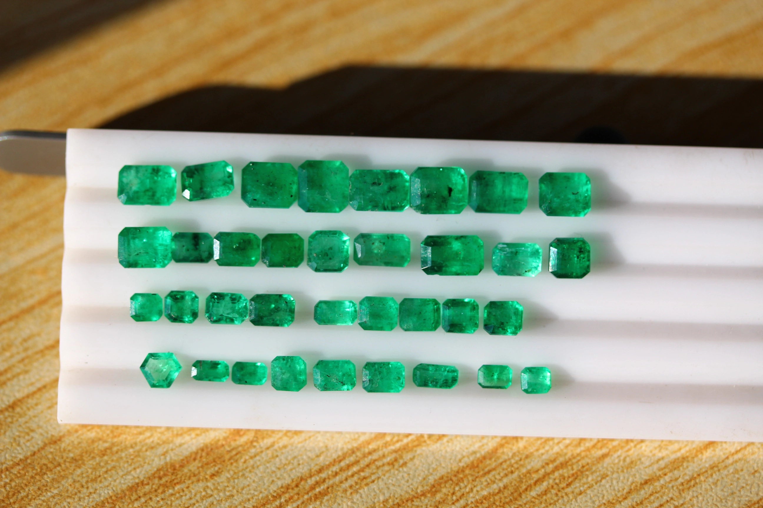 18.30 carats Swat Loose Emerald Stone Deal